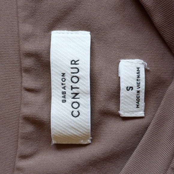 Babaton Contour Crewneck Sleeveless Bodysuit S Taupe - Picture 3 of 5